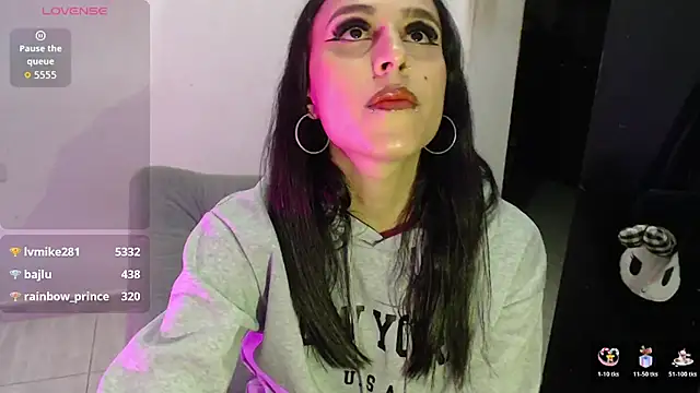 Isabella Hillss online show from July 3, 2026, 4:41 am