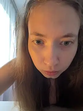 Snapshot of Holy_Poly chatting on November 19, 2025, 8:36 am Holy Poly online show from November 19, 2025, 8:36 am