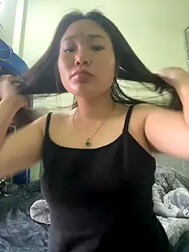 ryry-cute online show from November 18, 2025, 3:23 am