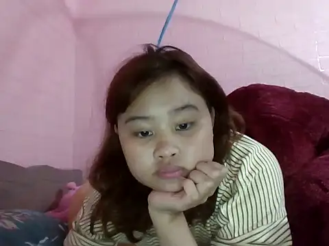 Snapshot of Lina8386 chatting on November 17, 2025, 9:48 am Lina8386 online show from November 17, 2025, 9:48 am