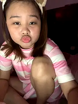 Lina8386 online show from December 15, 2025, 2:10 pm