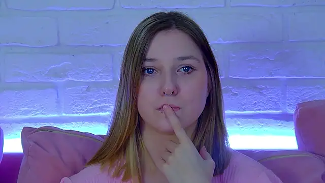 TinnaBurton online show from March 9, 2026, 4:33 pm