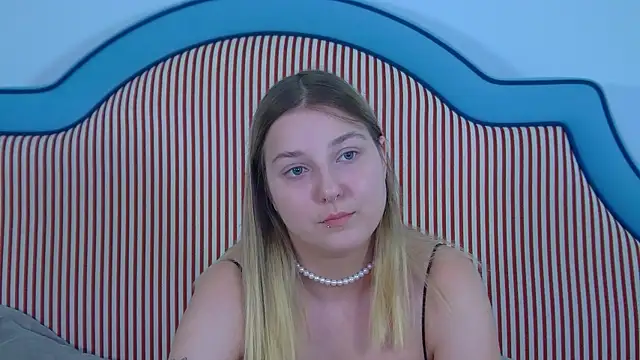 Snapshot of TinnaBurton chatting on August 5, 2026, 4:32 pm TinnaBurton online show from August 5, 2026, 4:32 pm