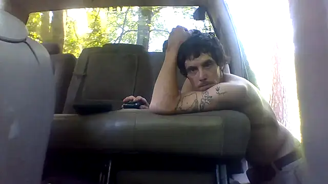 Snapshot of dickencidr chatting on April 15, 2026, 7:58 pm dickencidr online show from April 15, 2026, 7:58 pm