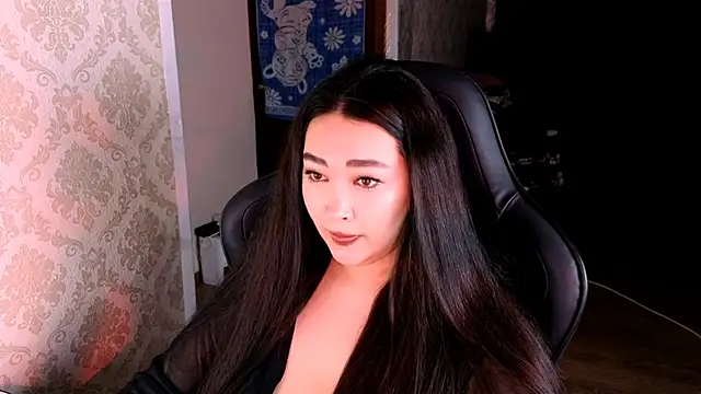 Emma Uilson online show from May 9, 2026, 8:14 pm