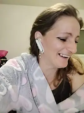 Snapshot of CrazyMaya39 chatting on April 17, 2026, 9:51 pm CrazyMaya39 online show from April 17, 2026, 9:51 pm