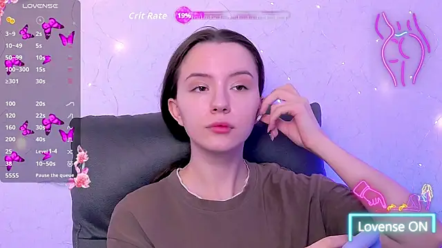 BellaVelure6767 online show from May 15, 2026, 2:40 am