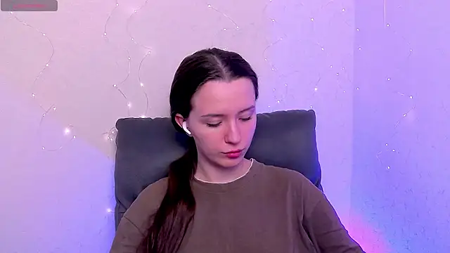 BellaVelure6767 online show from May 27, 2026, 2:41 am