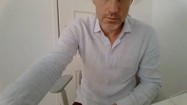 Snapshot of Brandonn1989amateur chatting on July 3, 2026, 12:00 pm Brandonn1989amateur online show from July 3, 2026, 12:00 pm