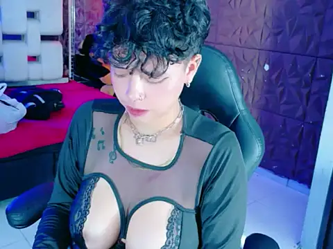 Snapshot of lunabustygirl chatting on February 2, 2026, 5:11 pm lunabustygirl online show from February 2, 2026, 5:11 pm