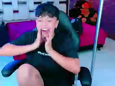 Snapshot of lunabustygirl chatting on February 5, 2026, 4:17 am lunabustygirl online show from February 5, 2026, 4:17 am