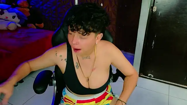 Snapshot of lunabustygirl chatting on February 15, 2026, 4:14 pm lunabustygirl online show from February 15, 2026, 4:14 pm