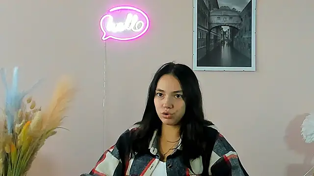 MildredCajigas online show from November 21, 2025, 8:24 am