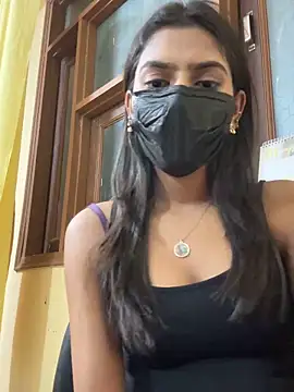 Snapshot of sexyayeshadesi chatting on February 15, 2026, 6:04 pm sexyayeshadesi online show from February 15, 2026, 6:04 pm