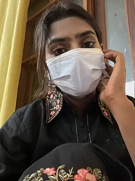 Snapshot of sexyayeshadesi chatting on February 20, 2026, 5:46 pm sexyayeshadesi online show from February 20, 2026, 5:46 pm