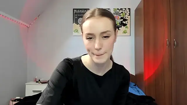 tinyglow online show from April 26, 2026, 2:37 pm