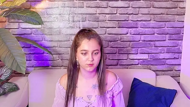  ivone online show from November 17, 2025, 6:57 pm