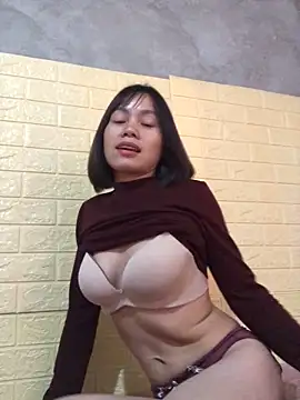 Trangbabylove online show from March 17, 2026, 5:11 am