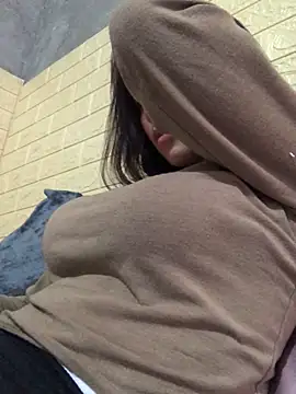 Trangbabylove online show from April 9, 2026, 6:30 am