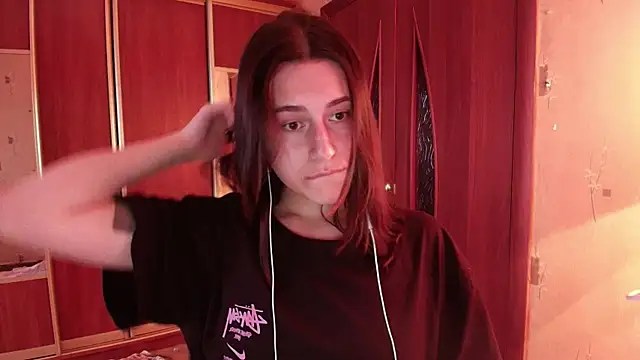 Snapshot of KristinaScott chatting on April 3, 2026, 3:32 pm KristinaScott online show from April 3, 2026, 3:32 pm