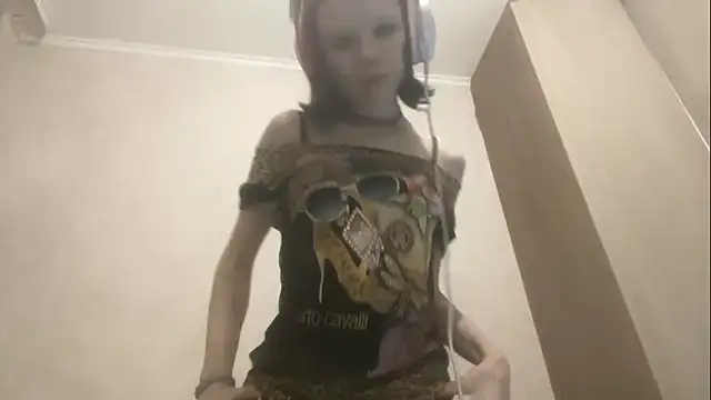 Storma Webber online show from November 18, 2025, 11:47 am