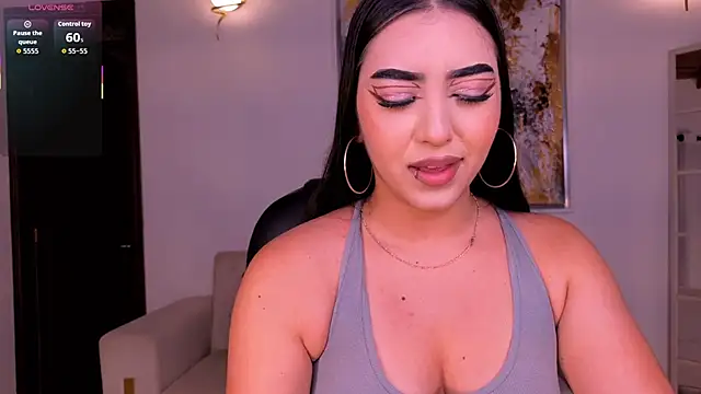 SophieLanne online show from June 8, 2026, 12:03 am