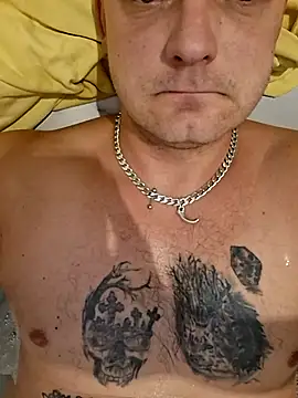 PiotrStasiorowski40 online show from November 14, 2025, 9:02 pm