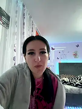 elenaalena online show from December 17, 2025, 6:36 pm