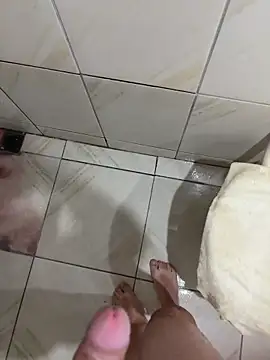 Reidelas20255 online show from November 18, 2025, 10:14 pm