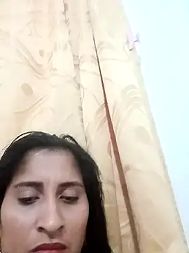 CarolinaNavas33 online show from December 2, 2025, 2:56 pm