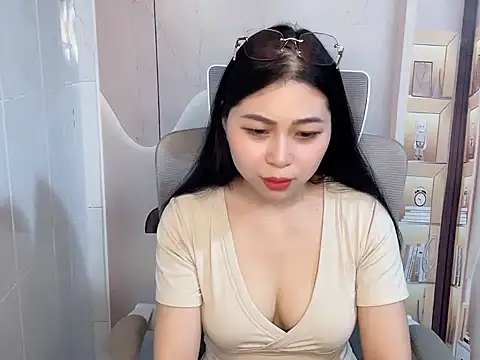 Lousii online show from April 13, 2026, 1:49 pm