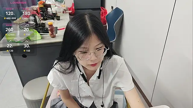 Snapshot of xlin-baby chatting on May 20, 2026, 4:35 pm xlin-baby online show from May 20, 2026, 4:35 pm