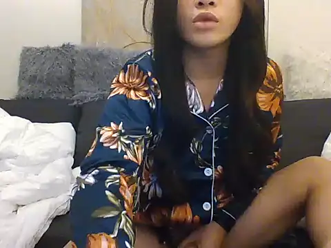 hugecockhiraya online show from December 3, 2025, 2:04 pm