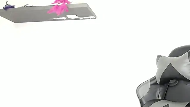 Nina-foxx online show from December 16, 2025, 8:25 pm