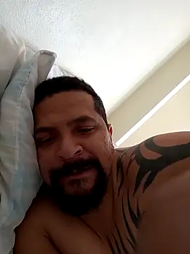 Snapshot of BuskedFester chatting on November 30, 2025, 8:24 pm BuskedFester online show from November 30, 2025, 8:24 pm