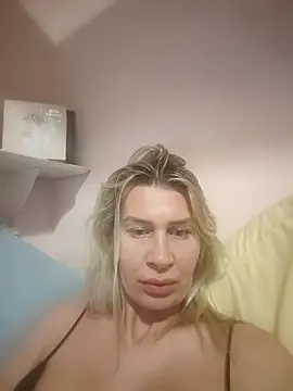 NaughtyClaudia  online show from December 14, 2025, 9:30 pm