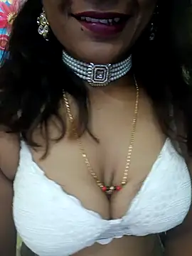 Snapshot of Premalatha_28 chatting on April 26, 2026, 7:39 am Premalatha 28 online show from April 26, 2026, 7:39 am
