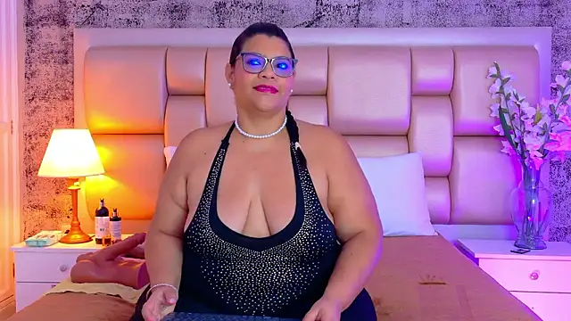 Snapshot of SelennaCooper chatting on March 1, 2026, 12:07 pm SelennaCooper online show from March 1, 2026, 12:07 pm