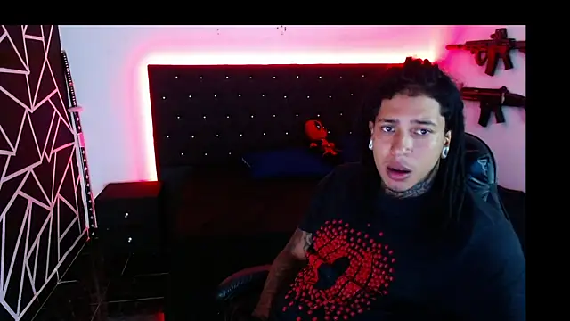 Snapshot of Zero-X9 chatting on November 26, 2025, 11:06 pm Zero-X9 online show from November 26, 2025, 11:06 pm