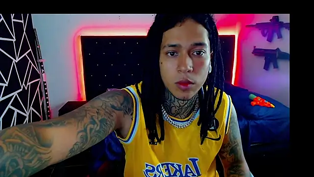 Snapshot of Zero-X9 chatting on November 27, 2025, 10:23 pm Zero-X9 online show from November 27, 2025, 10:23 pm