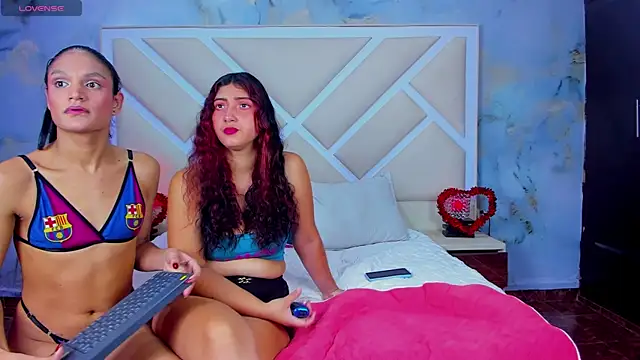 TrioPecadoVIP online show from November 22, 2025, 6:45 am