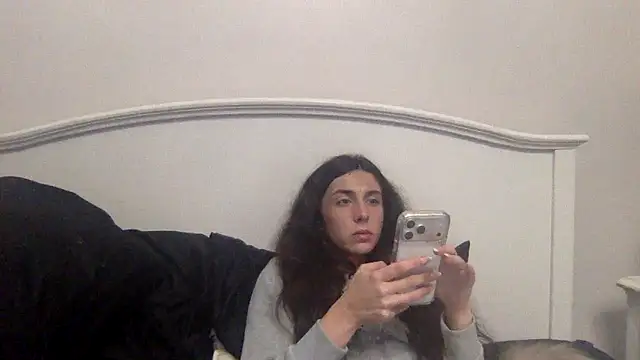 Snapshot of sometimesmiachristina chatting on December 18, 2025, 10:43 am sometimesmiachristina online show from December 18, 2025, 10:43 am