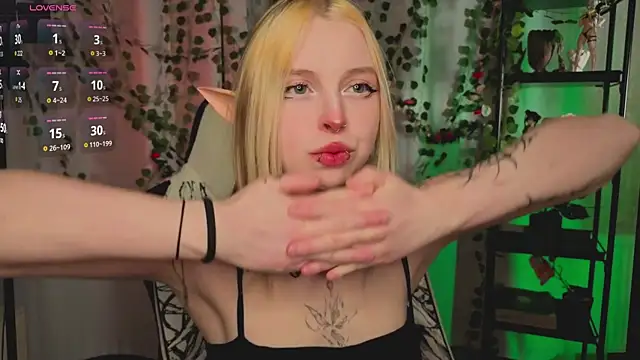 ElvenQueen online show from February 9, 2026, 1:26 pm