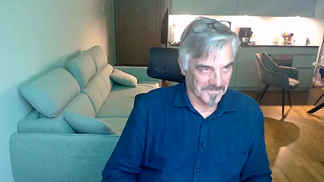 Snapshot of Buidapest chatting on February 6, 2026, 12:04 am Buidapest online show from February 6, 2026, 12:04 am