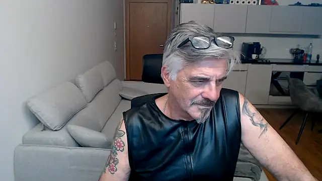 Snapshot of Buidapest chatting on February 7, 2026, 4:27 am Buidapest online show from February 7, 2026, 4:27 am