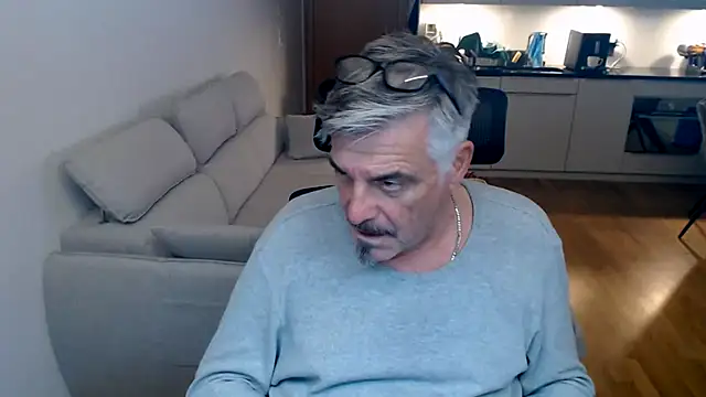 Snapshot of Buidapest chatting on February 16, 2026, 4:08 am Buidapest online show from February 16, 2026, 4:08 am