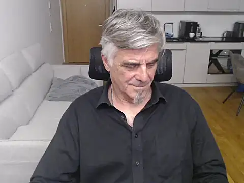 Buidapest online show from April 14, 2026, 12:49 am