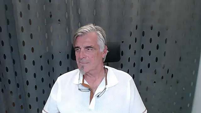 Snapshot of Buidapest chatting on June 30, 2026, 4:13 am Buidapest online show from June 30, 2026, 4:13 am