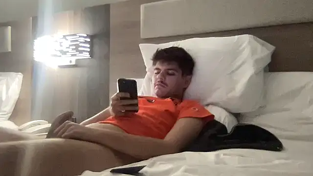 iceicebaby06 online show from November 18, 2025, 2:17 am