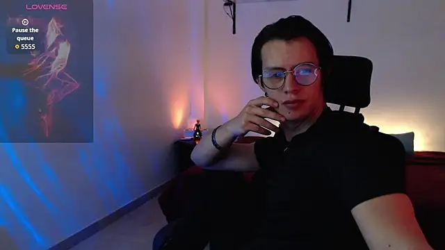 Snapshot of Brandon_starkk chatting on May 7, 2026, 3:23 am Brandon starkk online show from May 7, 2026, 3:23 am